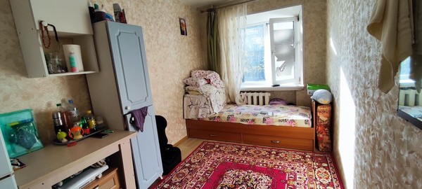 Продам комнату в 6-комн. квартире, Октябрьская ул, 12, Казань г