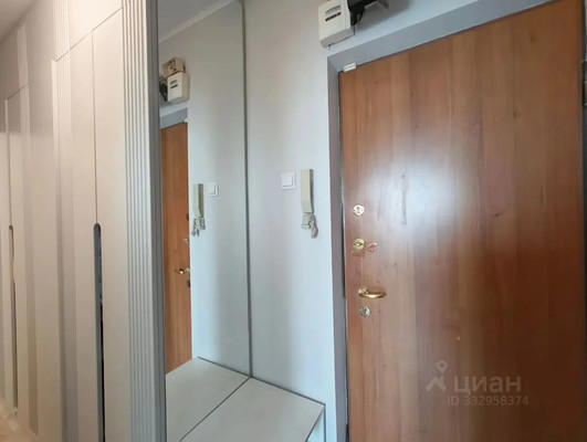 Продам трехкомнатную (3-комн.) квартиру, Электрозаводская ул, 32, Москва г