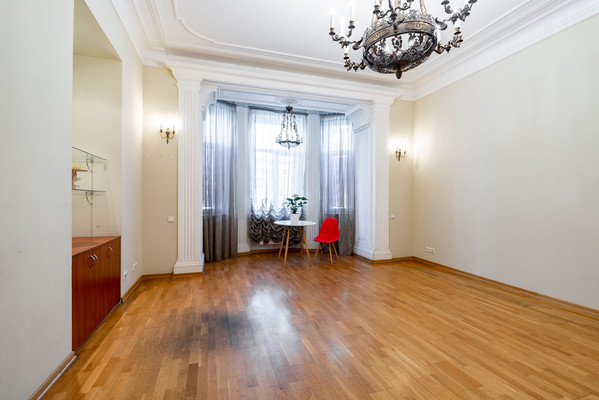 Продам многокомнатную квартиру, Каменноостровский пр-кт, 20А, Санкт-Петербург г