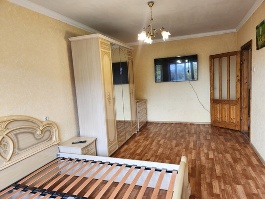 Продам однокомнатную (1-комн.) квартиру, 60 лет Октября ул, 25, Симферополь г