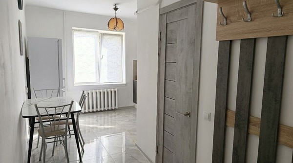Продам однокомнатную (1-комн.) квартиру, 60 лет Октября ул, 24к8, Симферополь г