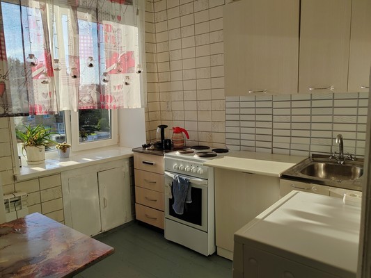 Продам двухкомнатную (2-комн.) квартиру, Вагоностроителей пр-кт, 20, Нижний Тагил г