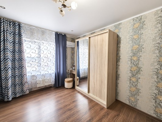 Продам двухкомнатную (2-комн.) квартиру, Южная ул, 21, Новороссийск г