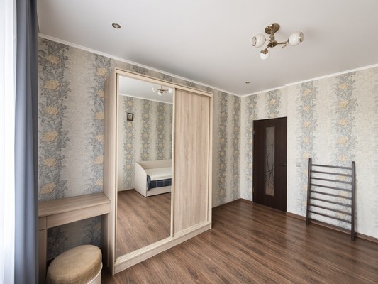 Продам двухкомнатную (2-комн.) квартиру, Южная ул, 21, Новороссийск г