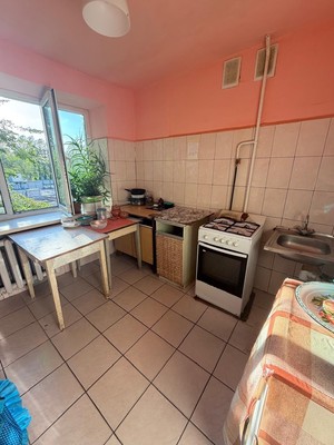 Продам комнату в 4-комн. квартире, Загородная ул, 48к2, Колпино г