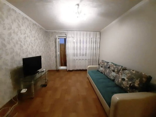 Продам двухкомнатную (2-комн.) квартиру, Химиков пр-кт, 95, Нижнекамск г