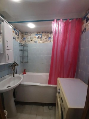 Продам двухкомнатную (2-комн.) квартиру, Химиков пр-кт, 95, Нижнекамск г