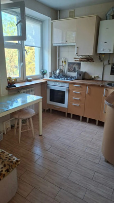 Продам трехкомнатную (3-комн.) квартиру, Ростовская ул, 6, Симферополь г