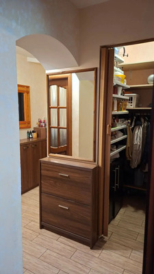 Продам трехкомнатную (3-комн.) квартиру, Ростовская ул, 6, Симферополь г