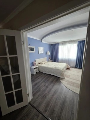 Продам трехкомнатную (3-комн.) квартиру, Подмосковная ул, 3, Островцы д
