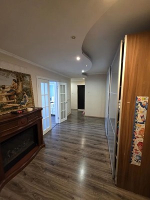 Продам трехкомнатную (3-комн.) квартиру, Подмосковная ул, 3, Островцы д