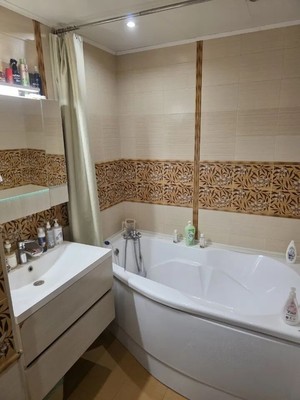 Продам трехкомнатную (3-комн.) квартиру, Подмосковная ул, 3, Островцы д