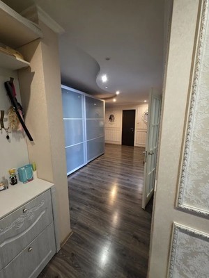 Продам трехкомнатную (3-комн.) квартиру, Подмосковная ул, 3, Островцы д