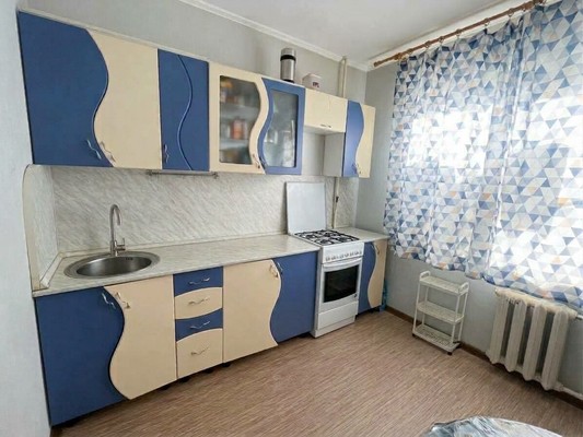 Продам двухкомнатную (2-комн.) квартиру, М.Горького ул, 155, Волгодонск г