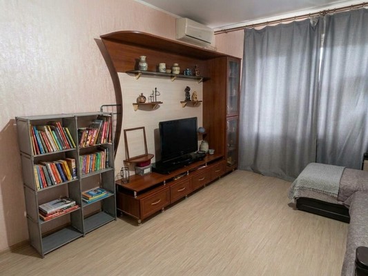 Продам двухкомнатную (2-комн.) квартиру, М.Горького ул, 155, Волгодонск г