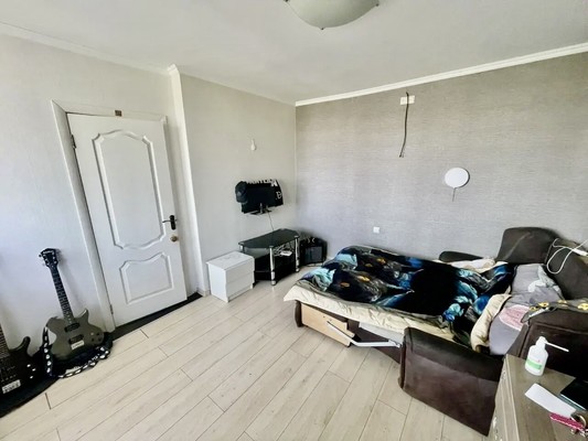 Продам двухкомнатную (2-комн.) квартиру, Ларионова ул, 44, Симферополь г