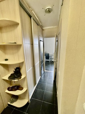 Продам двухкомнатную (2-комн.) квартиру, Ларионова ул, 44, Симферополь г