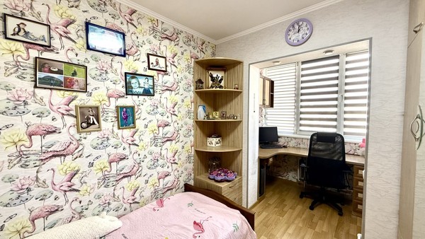Продам трехкомнатную (3-комн.) квартиру, Лермонтова ул, 18, Симферополь г