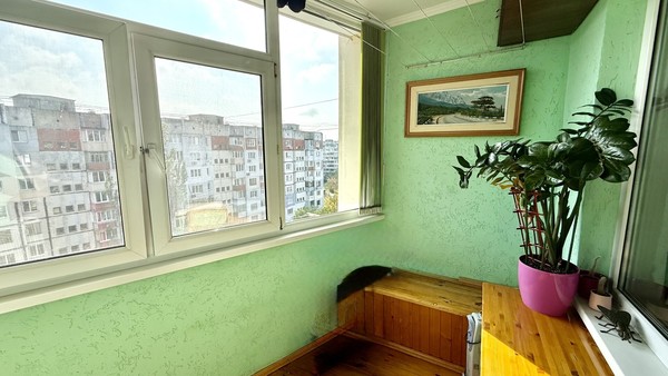 Продам трехкомнатную (3-комн.) квартиру, Лермонтова ул, 18, Симферополь г