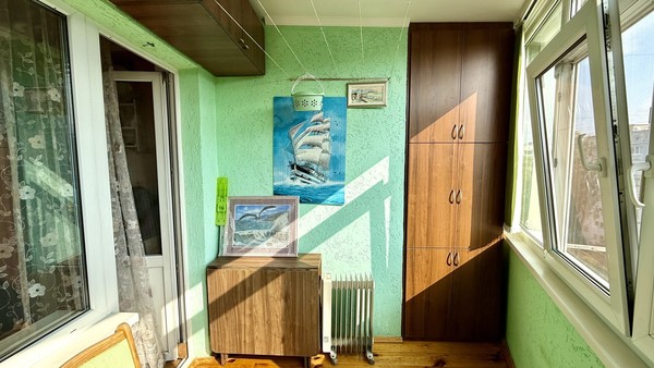 Продам трехкомнатную (3-комн.) квартиру, Лермонтова ул, 18, Симферополь г
