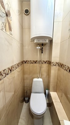 Продам трехкомнатную (3-комн.) квартиру, Лермонтова ул, 18, Симферополь г