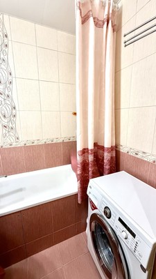 Продам трехкомнатную (3-комн.) квартиру, Лермонтова ул, 18, Симферополь г