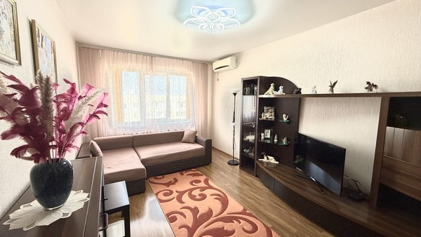Продам трехкомнатную (3-комн.) квартиру, Лермонтова ул, 18, Симферополь г