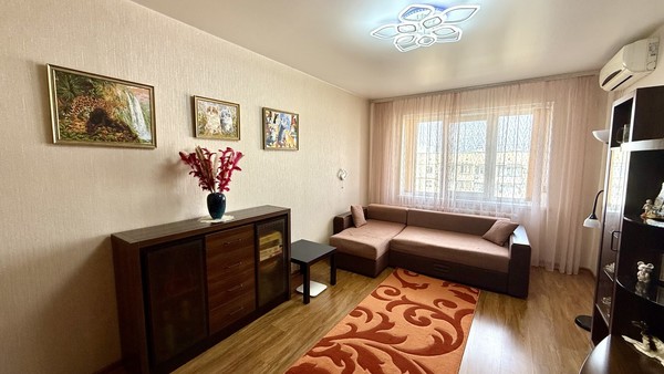 Продам трехкомнатную (3-комн.) квартиру, Лермонтова ул, 18, Симферополь г