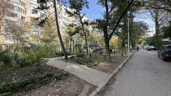 Продам трехкомнатную (3-комн.) квартиру, Лермонтова ул, 18, Симферополь г