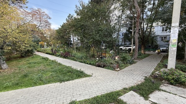 Продам трехкомнатную (3-комн.) квартиру, Лермонтова ул, 18, Симферополь г