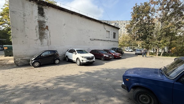 Продам трехкомнатную (3-комн.) квартиру, Лермонтова ул, 18, Симферополь г