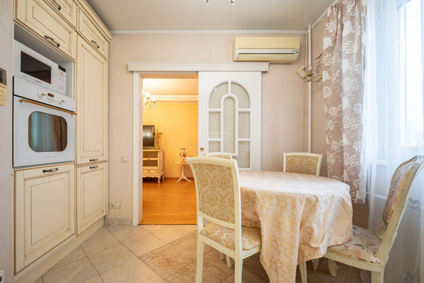 Продам трехкомнатную (3-комн.) квартиру, Люблинская ул, 118, Москва г