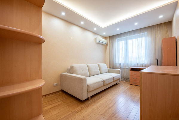 Продам трехкомнатную (3-комн.) квартиру, Люблинская ул, 118, Москва г