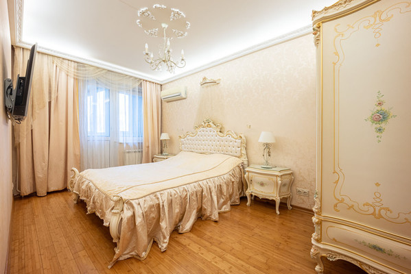 Продам трехкомнатную (3-комн.) квартиру, Люблинская ул, 118, Москва г