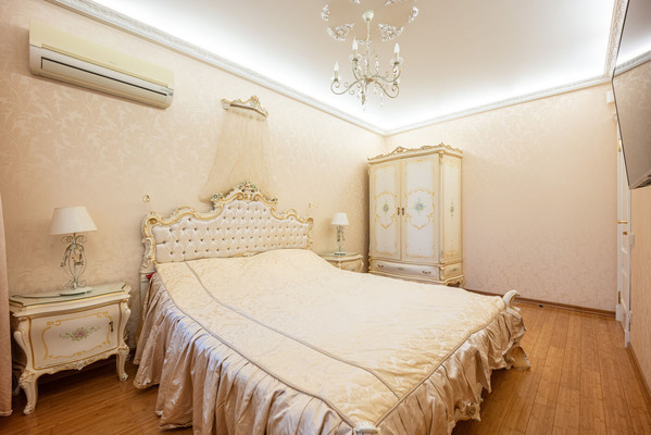 Продам трехкомнатную (3-комн.) квартиру, Люблинская ул, 118, Москва г