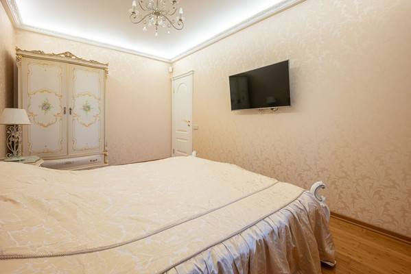 Продам трехкомнатную (3-комн.) квартиру, Люблинская ул, 118, Москва г