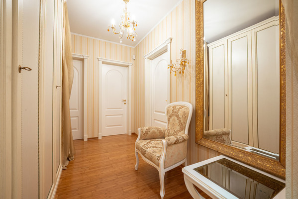 Продам трехкомнатную (3-комн.) квартиру, Люблинская ул, 118, Москва г