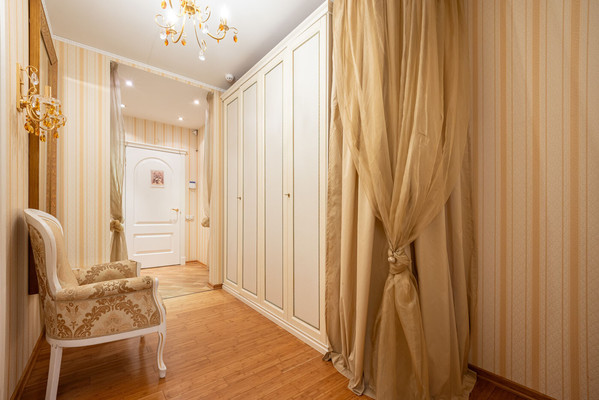 Продам трехкомнатную (3-комн.) квартиру, Люблинская ул, 118, Москва г