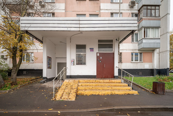 Продам трехкомнатную (3-комн.) квартиру, Люблинская ул, 118, Москва г
