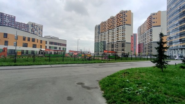 Продам двухкомнатную (2-комн.) квартиру, Первых ул, 4к1, Новосаратовка д