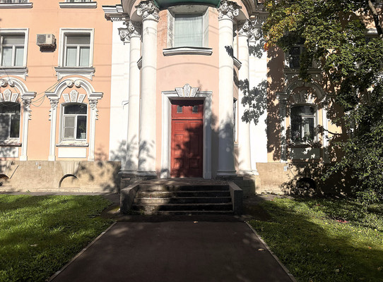 Продам трехкомнатную (3-комн.) квартиру, Санкт-Петербургский пр-кт, 33, Петергоф г