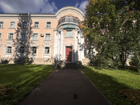 Продам трехкомнатную (3-комн.) квартиру, Санкт-Петербургский пр-кт, 33, Петергоф г