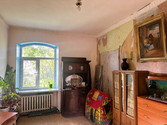 Продам трехкомнатную (3-комн.) квартиру, Санкт-Петербургский пр-кт, 33, Петергоф г