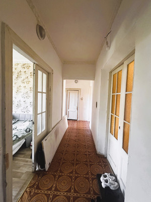Продам трехкомнатную (3-комн.) квартиру, Санкт-Петербургский пр-кт, 33, Петергоф г