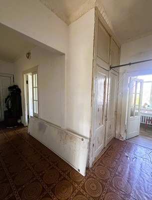 Продам трехкомнатную (3-комн.) квартиру, Санкт-Петербургский пр-кт, 33, Петергоф г