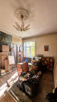 Продам трехкомнатную (3-комн.) квартиру, Санкт-Петербургский пр-кт, 33, Петергоф г