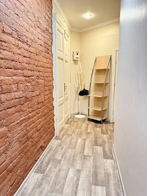 Продам трехкомнатную (3-комн.) квартиру, Большая Конюшенная ул, 1, Санкт-Петербург г