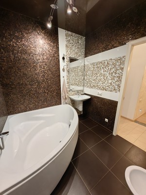 Продам трехкомнатную (3-комн.) квартиру, Достоевского ул, 66/17, Казань г