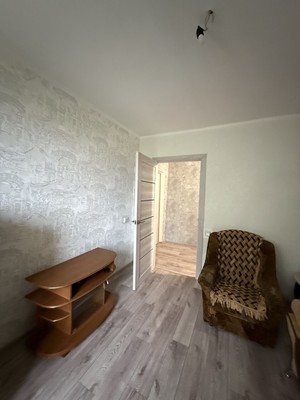 Продам двухкомнатную (2-комн.) квартиру, Севастопольская ул, 94, Симферополь г