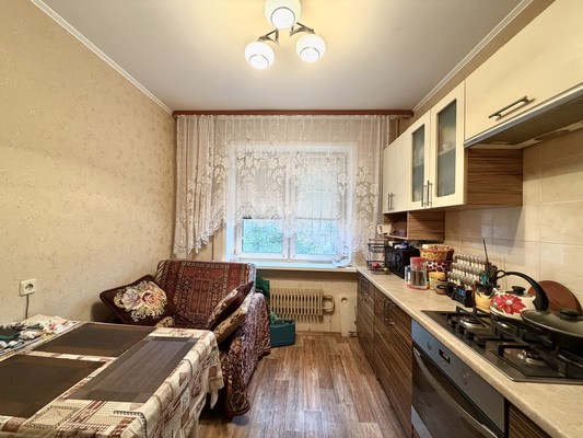 Продам двухкомнатную (2-комн.) квартиру, Медведева ул, 5, Брянск г